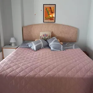 Rena's Traditional Aegean House By The Sea Apartman